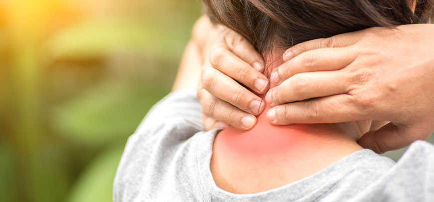 Patient with chronic neck pain in need of spinal decompression therapy at Leucadia Chiropractic & Disc Injury Clinic in Encinitas